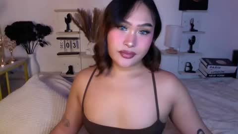 Queen Eva Mazikeen online show from December 2025 04:05:01 PM