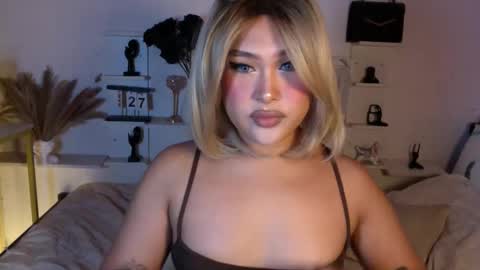 Queen Eva Mazikeen online show from April 2026 09:23:02 PM