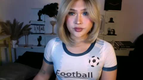 Queen Eva Mazikeen online show from May 2026 04:03:01 PM