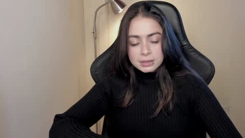 Snapshot of eva_monn chatting on December 2024 10:08:02 PM eva_monn online show from December 2024 10:08:02 PM