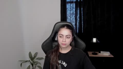 Snapshot of eva_monn chatting on January 2025 03:57:01 PM eva_monn online show from January 2025 03:57:01 PM