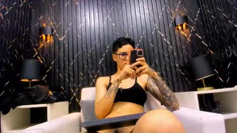 Snapshot of eva_monwalker chatting on December 2025 01:05:02 PM Eva cute online show from December 2025 01:05:02 PM