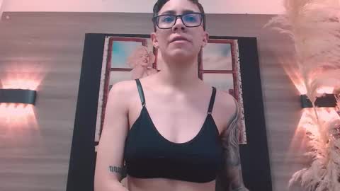 Snapshot of eva_monwalker chatting on December 2025 07:20:02 PM Eva cute online show from December 2025 07:20:02 PM