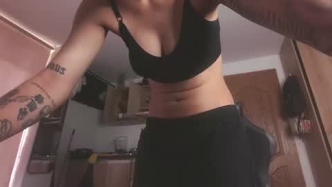 Eva cute online show from June 2026 01:09:02 PM