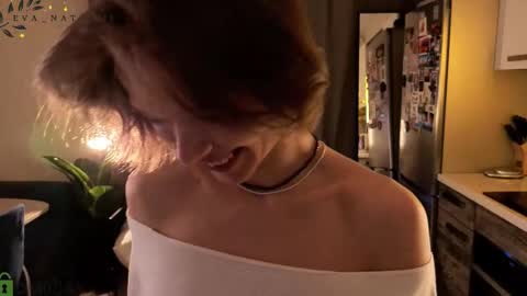 Snapshot of eva_natsumi chatting on November 2025 03:33:02 PM Eva online show from November 2025 03:33:02 PM