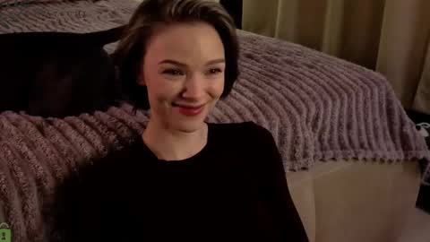 Snapshot of eva_natsumi chatting on December 2025 05:07:02 PM Eva online show from December 2025 05:07:02 PM