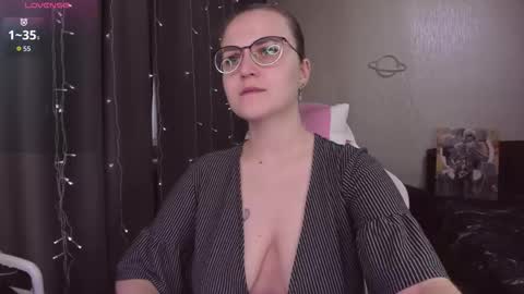 Eva online show from December 2025 11:15:01 AM