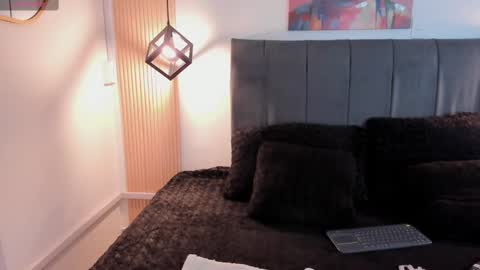 Eva   Emily online show from September 2025 01:47:01 PM