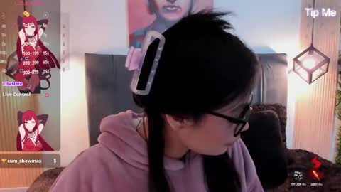 Eva   Emily online show from October 2025 11:41:02 AM