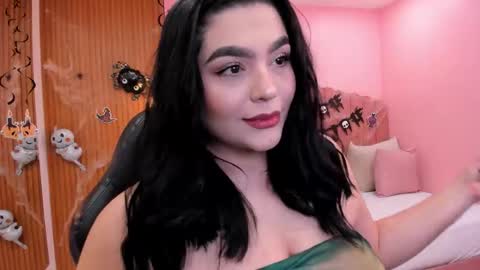 eva_saintt online show from October 2025 05:24:02 PM