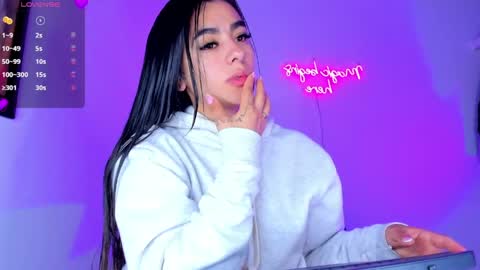 Eva Shinee online show from March 2026 10:31:02 AM