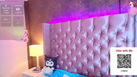 Snapshot of evaa_cloee chatting on January 2025 09:43:01 PM EVA CLOEE online show from January 2025 09:43:01 PM