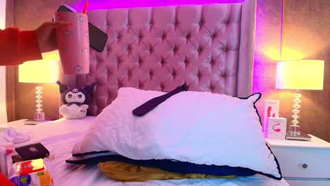 Snapshot of evaa_cloee chatting on February 2025 04:16:02 AM EVA CLOEE online show from February 2025 04:16:02 AM