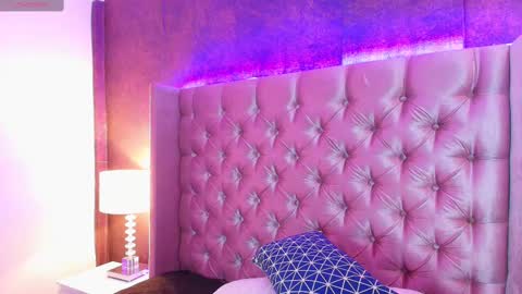 Snapshot of evaa_cloee chatting on February 2025 12:49:02 AM EVA CLOEE online show from February 2025 12:49:02 AM