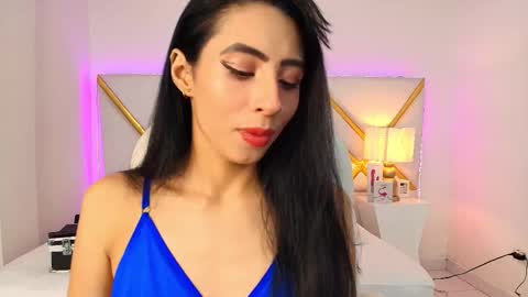 Snapshot of evaa_cloee chatting on September 2025 02:12:02 AM EVA CLOEE online show from September 2025 02:12:02 AM