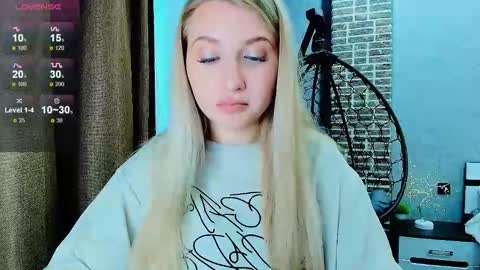 Eva  online show from September 2025 02:22:02 AM