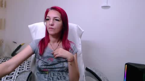 Snapshot of evadesireone chatting on June 2026 07:16:02 PM EvadesireONE online show from June 2026 07:16:02 PM