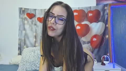 EvaGabe online show from October 2025 03:45:01 AM