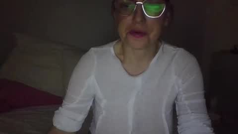 Snapshot of evaglad chatting on October 2025 12:24:01 AM evaglad online show from October 2025 12:24:01 AM