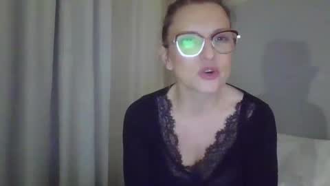 Snapshot of evaglad chatting on November 2025 06:18:02 PM evaglad online show from November 2025 06:18:02 PM