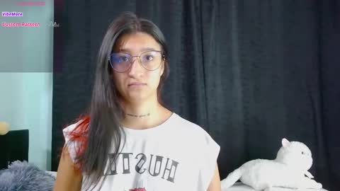 Snapshot of evah_lee chatting on September 2025 02:00:02 AM Evah Lee online show from September 2025 02:00:02 AM