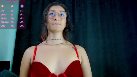 Snapshot of evah_lee chatting on October 2025 03:39:02 AM Evah Lee online show from October 2025 03:39:02 AM