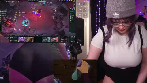 Snapshot of evamilaa chatting on November 2025 12:50:02 PM Eva online show from November 2025 12:50:02 PM