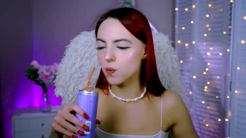 Eva  online show from November 2025 12:15:02 PM