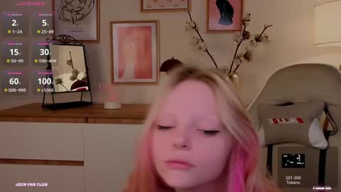 Snapshot of evangel1ne chatting on December 2024 09:51:02 AM evangel1ne online show from December 2024 09:51:02 AM