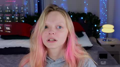 Snapshot of evangel1ne chatting on January 2025 10:12:01 PM evangel1ne online show from January 2025 10:12:01 PM