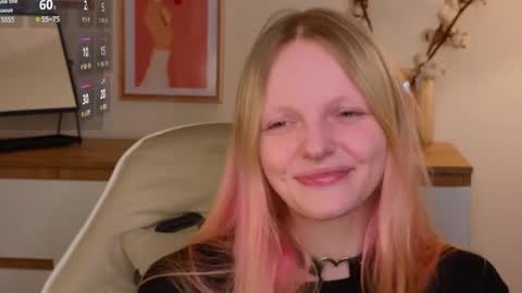 Snapshot of evangel1ne chatting on March 2025 09:10:02 AM evangel1ne online show from March 2025 09:10:02 AM