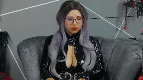 Miss Evangeline    online show from December 2024 02:26:01 AM