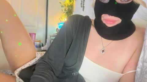 Snapshot of evangelineluvsyou chatting on July 2026 01:19:02 AM evangelineluvsyou online show from July 2026 01:19:02 AM