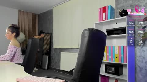 Snapshot of evanoellex chatting on December 2025 07:54:01 PM Your Fantasy online show from December 2025 07:54:01 PM