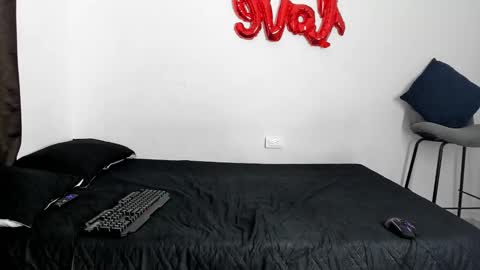 Snapshot of evans_collins24 chatting on November 2025 07:15:02 PM Evans collins24 online show from November 2025 07:15:02 PM