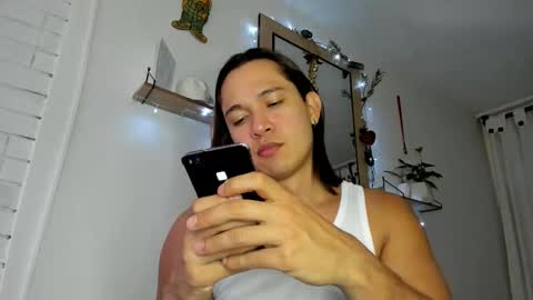 Snapshot of evans_king chatting on November 2025 10:08:02 PM Evan online show from November 2025 10:08:02 PM