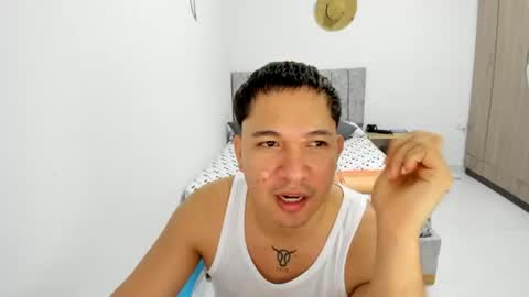 Snapshot of evanss_king chatting on July 2026 06:02:02 PM Mateo and Valerio online show from July 2026 06:02:02 PM