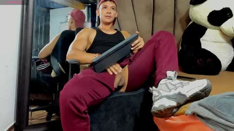 Snapshot of evansstorm01 chatting on February 2025 12:17:01 PM online show from February 2025 12:17:01 PM