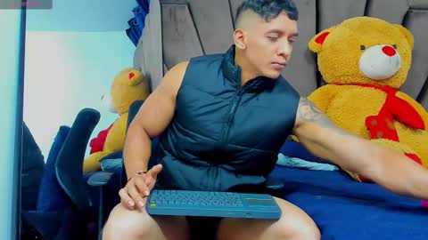 Snapshot of evansstorm01 chatting on March 2025 01:17:01 PM online show from March 2025 01:17:01 PM