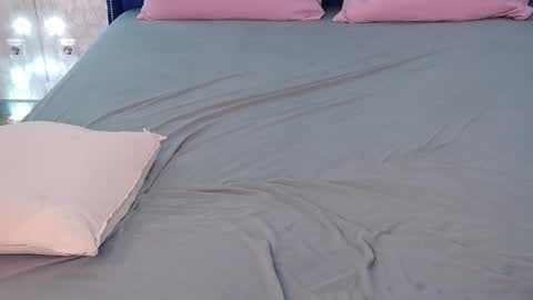 Snapshot of evapeachh chatting on December 2024 12:52:01 AM Eva online show from December 2024 12:52:01 AM