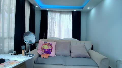  EVA LUNA online show from May 2026 12:01:01 PM