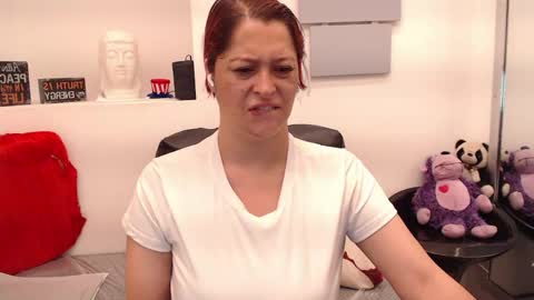 Eva Twiss online show from April 2026 12:29:02 PM