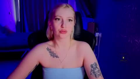 evavibe online show from April 2026 06:18:01 AM