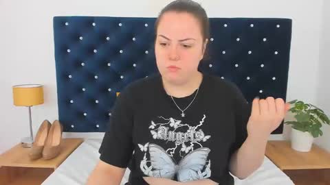 Snapshot of evawetdream chatting on February 2025 09:43:02 AM Eva online show from February 2025 09:43:02 AM