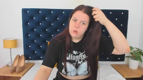 Snapshot of evawetdream chatting on February 2025 05:48:02 AM Eva online show from February 2025 05:48:02 AM