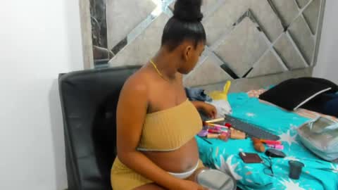 Eva And Emmanuel online show from May 2026 01:50:01 PM