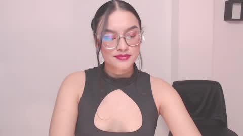 Snapshot of eve_rox18 chatting on April 2026 03:45:01 AM Eve Rox18 online show from April 2026 03:45:01 AM