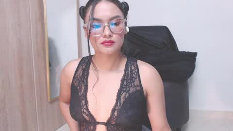 Snapshot of eve_rox18 chatting on April 2026 03:09:01 AM Eve Rox18 online show from April 2026 03:09:01 AM