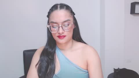 Snapshot of eve_rox18 chatting on May 2026 09:44:02 PM Eve Rox18 online show from May 2026 09:44:02 PM
