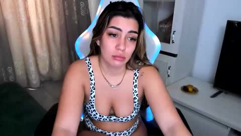 eveeevian online show from February 2025 02:44:01 PM